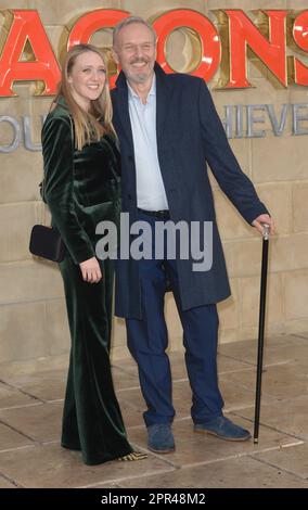 Foto muss gutgeschrieben werden ©Alpha Press 078237 23/03/2023 Emily Head und Pater Anthony Head im Dungeons & Dragons Honour among Thieves UK Premiere in London Stockfoto