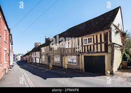 Lavenham wurde als „die vollständigste mittelalterliche Stadt Großbritanniens“ bezeichnet, eine Hommage an ihre feine Sammlung mittelalterlicher und Tudorarchitektur Stockfoto