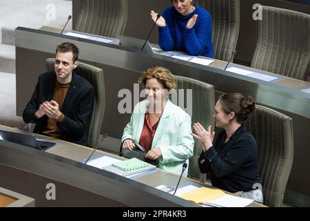 Brüssel, Belgien. 26. April 2023. Groens Mieke Schauvliege ersetzt Groens Bjorn Rzoska, das auf einer Plenartagung des flämischen Parlaments am Mittwoch, den 26. April 2023 in Brüssel abgebildet wurde. BELGA FOTO JAMES ARTHUR GEKIERE Kredit: Belga News Agency/Alamy Live News Stockfoto