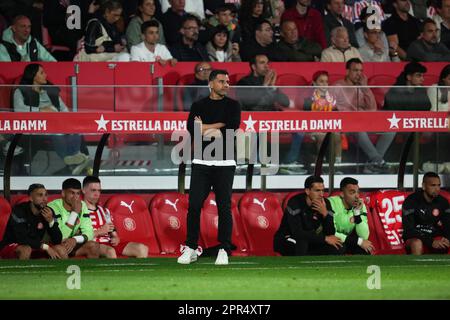 Cheftrainer des Girona FC Michel Sanchez während des Spiels La Liga zwischen dem Girona FC und Real Madrid, gespielt am 25. April 2023 im Montilivi-Stadion in Girona, Spanien. (Foto: Sergio Ruiz / PRESSIN) Stockfoto