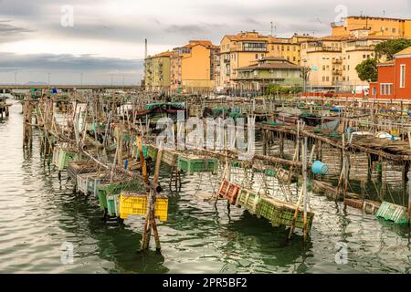 Netze für die Fischerei im Meer von chioggia in italien Stockfoto