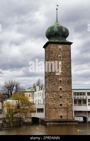 Sitkovska Wasserturm am Ufer von Masaryk. Tschechische Republik. Stockfoto