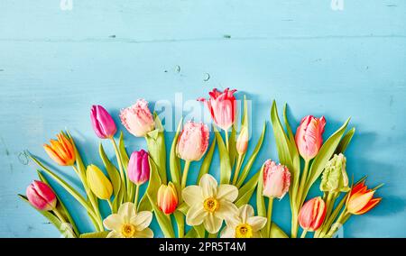 Ein Haufen bunter, frischer Blumen Stockfoto