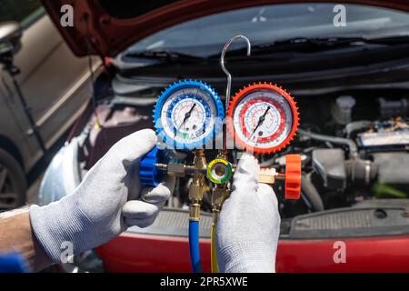 Wartung der Kfz-Klimaanlage Stockfoto