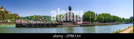 Deutsche Ecke in Koblenz am Zusammenfluss von Rhein und Mosel mit der monumentalen Statue des ersten deutschen Kaisers Wilhelm I. im Bundesland Rheinland-Pfalz Stockfoto