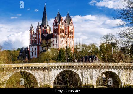 Limburger Dom, Georgsdom über der Altstadt von Limburg am Lahn im Bundesland Hessen. Stockfoto