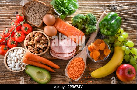 Lebensmittel, die für die Schwangerschaft empfohlen werden. Gesunde Ernährung Stockfoto