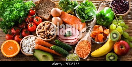 Lebensmittel, die für die Schwangerschaft empfohlen werden. Gesunde Ernährung Stockfoto