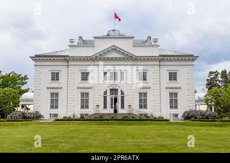 Einzigartige Landschaft, Herrenhaus und Park Ensemble mit beeindruckenden Stil Innenräume des Uzutrakis Herrenhaus Stockfoto