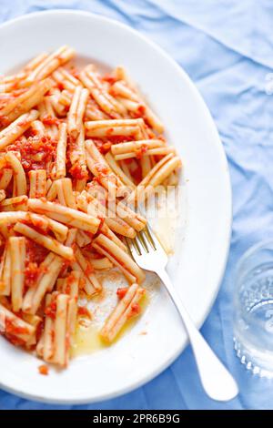 italienische Pasta in Tomatensoße Stockfoto
