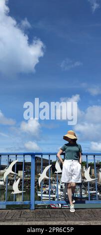 Gelegen im Gongliao District und Miri Longdong Bay, umgeben von Bergen auf drei Seiten und nur mit Blick auf das Meer im Nordosten, um eine natürliche kleine Bucht zu bilden, New Taipei City, Taiwan Stockfoto