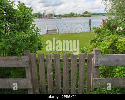 Die kleine Stadt Arnis am fluss schlei Stockfoto