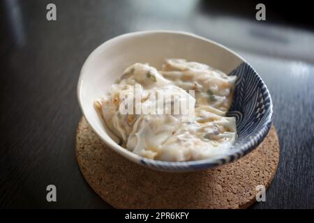 Gedämpfte Reisnudelrolle, gefüllt mit Schweinefleisch Stockfoto