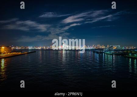 Yokohama Minato Mirai von Nachtansicht (zum Zeitpunkt der gesamten Beleuchtung) Stockfoto