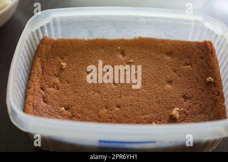 Banana Soft Cake in Paket . Nahaufnahme Stockfoto