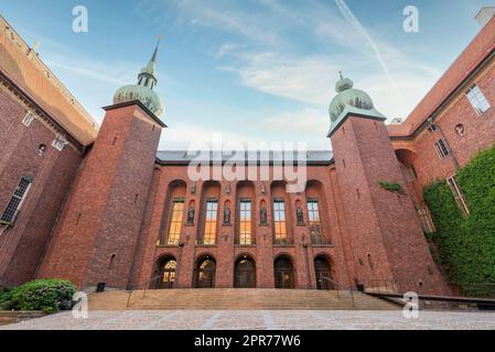 Stockholmer Rathaus, Schwedisch: Stadshuset, steht an der Ostspitze der Insel Kungsholmen, Schweden Stockfoto