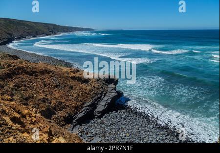 Wunderschöner Strand an der Algarve Stockfoto