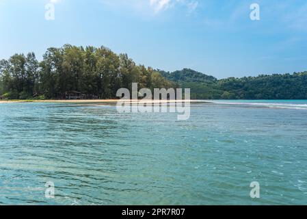 Der Strand von Ao Yai auf Ko Phayam in Thailand Stockfoto