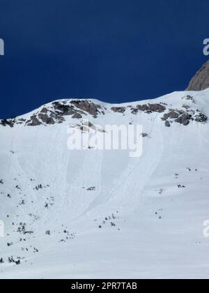 Winterwanderung zum Pleisenspitze-Berg, Tirol, Österreich Stockfoto
