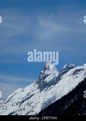 Winterwanderung zum Pleisenspitze-Berg, Tirol, Österreich Stockfoto