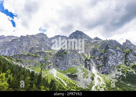 Schöne Aussicht auf die hohe Tatra in der Nähe von Zakopane Stockfoto