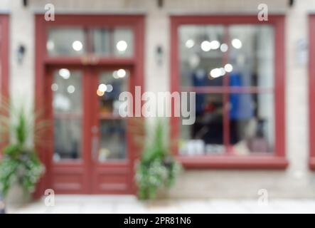 Verschwommenes Bild von Schaufenster- oder Café-Hintergrund. Stockfoto