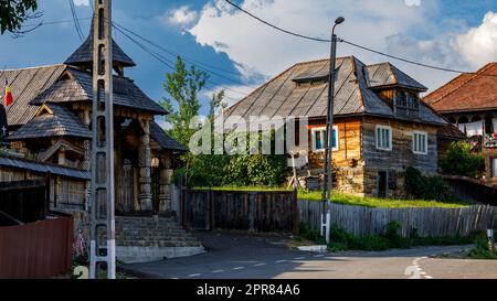 Alte Bauernhäuser in Maramures Rumänien Stockfoto