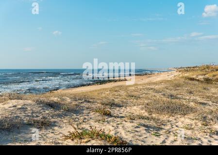 Der Strand des Dorfes Granja im Süden von Porto Stockfoto