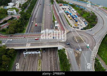 Tai Po, Hongkong 23. Juni 2020: Draufsicht auf die Autobahn Stockfoto