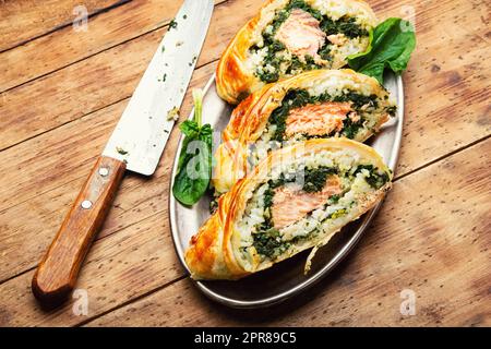 In Teig gebackener Lachs. Stockfoto