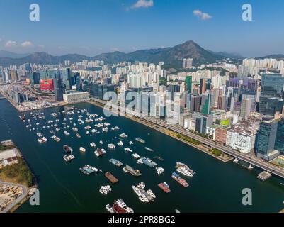 Hongkong 12. Dezember 2021: Blick aus der Vogelperspektive auf die kowloon-Seite der Stadt Hongkong Stockfoto