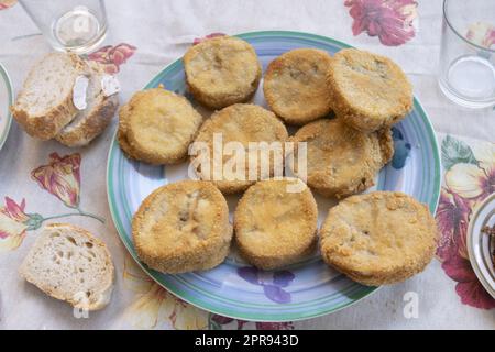 Gebratene Auberginen in einer Kutsche Stockfoto