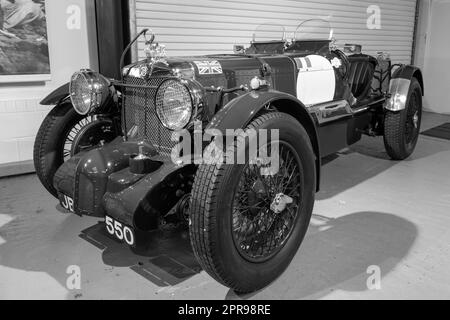 Sparkford.Somerset.United Kingdom.März 26. 2023.Im Haynes Motor Museum in Somerset wird Ein 1930er MG K-Sportwagen aus Mille Miglia ausgestellt Stockfoto