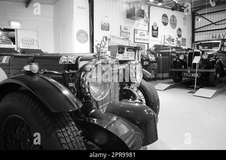 Sparkford.Somerset.United Kingdom.März 26. 2023.Im Haynes Motor Museum in Somerset wird Ein 1930er MG K-Sportwagen aus Mille Miglia ausgestellt Stockfoto
