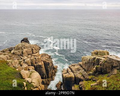 Celtic Sea - Blick vom Minack Theatre, Porthcurno, Penzance, Cornwall, Großbritannien Stockfoto