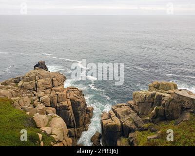 Celtic Sea - Blick vom Minack Theatre, Porthcurno, Penzance, Cornwall, Großbritannien Stockfoto