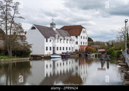 Teil der Hambleden Marina in der Nähe von Hambleden Lock an der Themse in Hambleden, Henley-upon-Thames, Großbritannien. Stockfoto