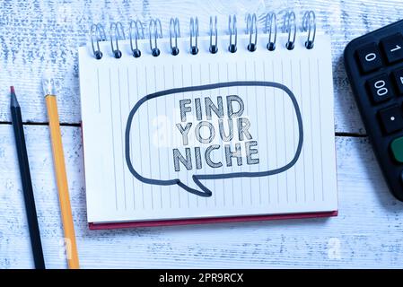 Textzeichen mit „Nische suchen“. Business Showcase Marktstudie Suche nach potenziellen Kunden Marketing Speech Bubble with New Messages Writed on Notebook on Floor. Stockfoto