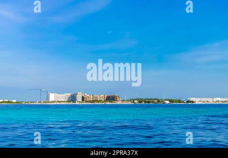 Playa Azul Beach Palmen Meereslandschaft Panorama in Cancun Mexiko. Stockfoto