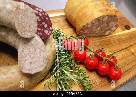 Blutwurst, Leberwurst und Pressesack Stockfoto