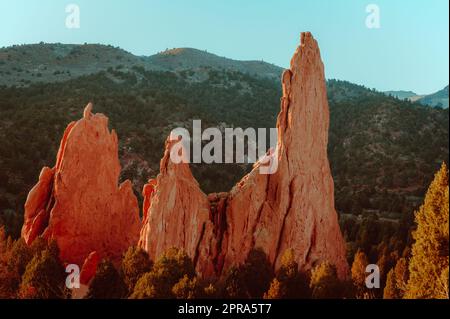 Sonnenuntergang im Garden of the Gods Park. Stockfoto