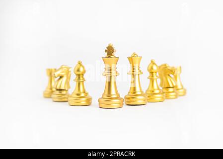 Schachspiel Gold isoliert auf weißem Hintergrund. Stockfoto
