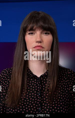 Köln, Deutschland. 26. April 2023. Carla HINRICHS, Sprecherin der letzten Generation, Porträt, Porträt, freigestelltes Einzelbild, Einzelmotiv, „Maischberger“, Talkshow, WDR/ARD, 26. April 2023. Kredit: dpa/Alamy Live News Stockfoto