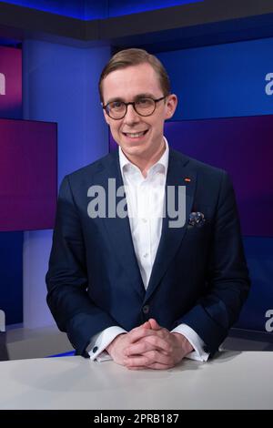 Köln, Deutschland. 26. April 2023. Philipp AMTHOR, Politiker, CDU, Porträt, Porträt, Zugeschnittenes Einzelbild, Einzelmotiv, „Maischberger“, Talkshow, WDR/ARD, 26. April 2023. Kredit: dpa/Alamy Live News Stockfoto