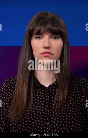 Köln, Deutschland. 26. April 2023. Carla HINRICHS, Sprecherin der letzten Generation, Porträt, Porträt, freigestelltes Einzelbild, Einzelmotiv, „Maischberger“, Talkshow, WDR/ARD, 26. April 2023. Kredit: dpa/Alamy Live News Stockfoto