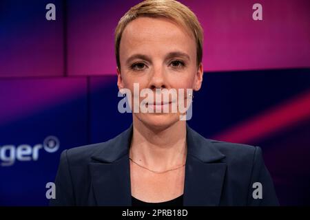 Köln, Deutschland. 26. April 2023. Hannah BETHKE, Journalistin, Porträt, Porträt, zugeschnittenes Einzelbild, Single Motif, „Maischberger“, Talkshow, WDR/ARD, April 26., 2023. Kredit: dpa/Alamy Live News Stockfoto