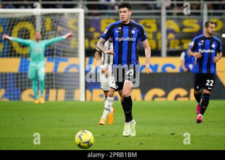 Alessandro Bastoni (FC Inter) während des italienischen Pokals, Coppa Italia, Halbfinale, Fußballspiel mit 2. Beinen zwischen dem FC Internazionale und dem FC Juventus am 26. April 2023 im Giuseppe Meazza Stadion in Mailand, Italien - Foto Luca Rossini/E-Mage Stockfoto