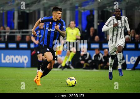 Joaquin Correa (FC Inter) während des italienischen Pokals, Coppa Italia, Halbfinale, 2.-Bein-Fußballspiel zwischen dem FC Internazionale und dem FC Juventus am 26. April 2023 im Giuseppe Meazza Stadion in Mailand, Italien - Foto Luca Rossini/E-Mage Stockfoto