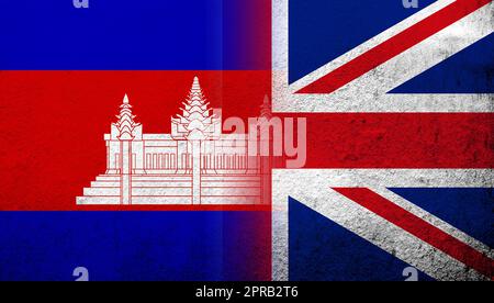 Nationalflagge des Vereinigten Königreichs (Großbritannien) Union Jack mit Kambodscha Nationalflagge. Grungen Hintergrund Stockfoto