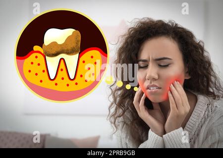 Afroamerikanische Frau mit Zahnschmerzen im Haus. Platz für Text Stockfoto